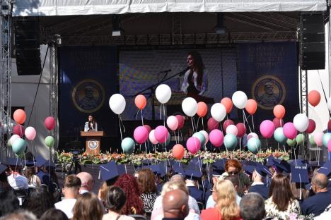 Ultimul sunet de clopoțel: Emoție și culoare la festivitatea de absolvire a liceenilor de la Gojdu (FOTO/VIDEO)