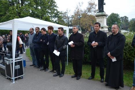 Sute de candele au luminat grădina Palatului Baroc în semn de solidaritate cu cei sărmani (FOTO / VIDEO)