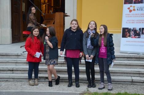 Sute de candele au luminat grădina Palatului Baroc în semn de solidaritate cu cei sărmani (FOTO / VIDEO)