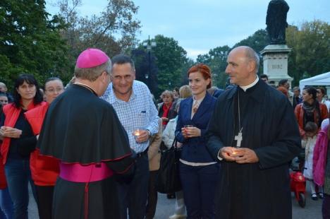 Sute de candele au luminat grădina Palatului Baroc în semn de solidaritate cu cei sărmani (FOTO / VIDEO)