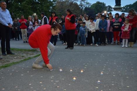 Sute de candele au luminat grădina Palatului Baroc în semn de solidaritate cu cei sărmani (FOTO / VIDEO)