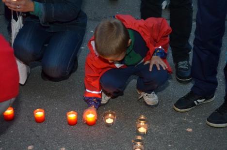 Sute de candele au luminat grădina Palatului Baroc în semn de solidaritate cu cei sărmani (FOTO / VIDEO)