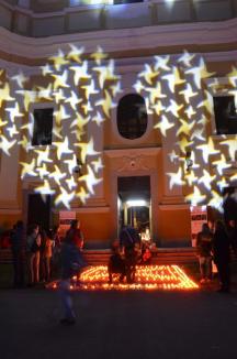 Sute de candele au luminat grădina Palatului Baroc în semn de solidaritate cu cei sărmani (FOTO / VIDEO)