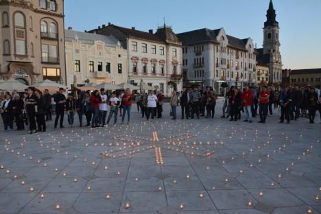 Nu uitaţi de sărmani! Piaţa Unirii, loc de rugăciune pentru săracii Bihorului (FOTO/VIDEO)