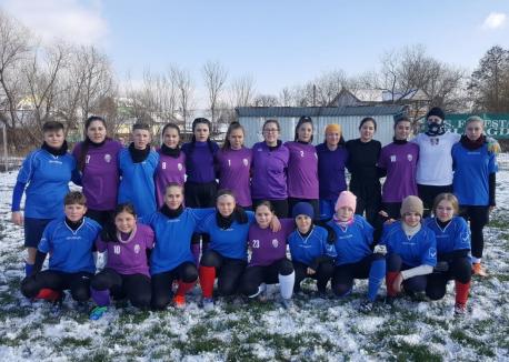 Fotbal feminin: Jucătoarele de la United Bihor au făcut instrucţie cu cele de la Poli Timişoara