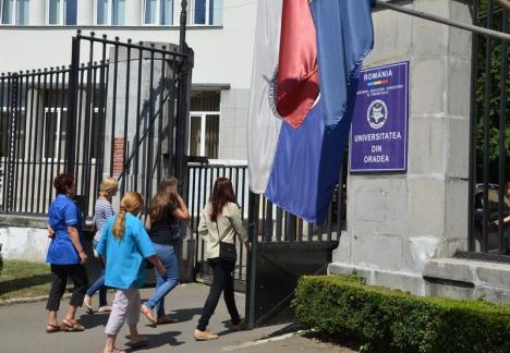 Boss de Sorbonică: Portarii s-au transformat în şefi la Universitatea din Oradea