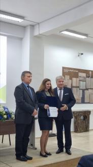 Universitatea din Oradea și-a premiat profesorii care au dreptul de a coordona doctoranzi. Cine sunt ei (FOTO)