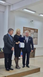 Universitatea din Oradea și-a premiat profesorii care au dreptul de a coordona doctoranzi. Cine sunt ei (FOTO)
