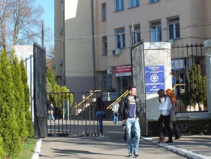 Universitatea din Oradea ar putea fi finanţată şi de Primărie