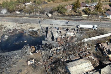 Incendiul de la Crevedia: Crește bilanțul morților, 19 case afectate. Apel disperat al unei victime din Colectiv. Primele declarații ale Parchetului General (FOTO/VIDEO)