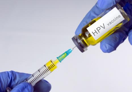 Vaccinarea anti-HPV, soluţia de prevenire a cancerului de col uterin