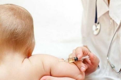 10 copii bolnavi de rujeolă, în Bihor. Toți sunt nevaccinaţi!