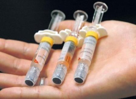 Medicii de familie din Bihor, aşteptaţi la Direcţia de Sănătate Publică pentru a ridica a dozele de vaccin antigripal