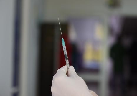 Covid în Bihor: Aproape 20.000 de doze de vaccin administrate până acum, cu doar 7 doze pierdute. Încă 54 de îmbolnăviri descoperite