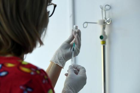 Aproape de pragul de 4 milioane. Peste o sută de mii de români s-au vaccinat duminică