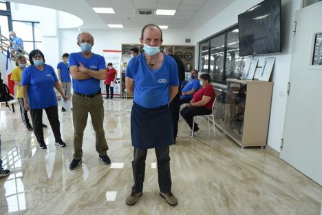 Firma orădeană Valtryp își stimulează financiar angajații ca să se vaccineze anti-Covid. O echipă mobilă a imunizat vineri o cincime din salariați (FOTO / VIDEO)
