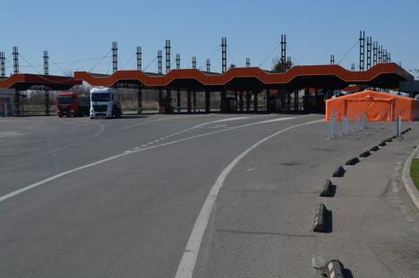 Mai gol ca niciodată la Vama Borş, după ce Ungaria a închis graniţele pentru cetăţenii străini (FOTO / VIDEO)