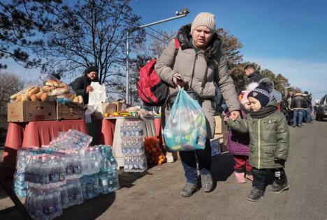 Pompierii din Bihor, în sprijinul refugiaților din Ucraina: Asigură transportul oamenilor care fug din calea războiului