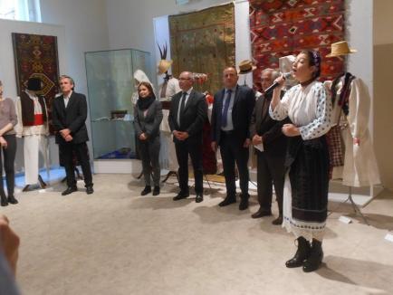 'Ştim să respectăm ceea ce este frumos!'. Expoziţia etnografică Basarabia-Crişana a fost deschisă la Muzeul Ţării Crişurilor (FOTO)