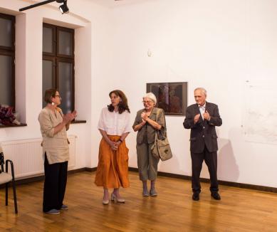 „Forme şi iluzii”: O nouă expoziţie de artă decorativă la Muzeul oraşului Oradea (FOTO)