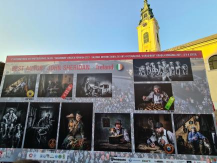 O nouă expoziție în Piața Unirii din Oradea, cu fotografiile selectate în Salonul Varadinum (FOTO / VIDEO)