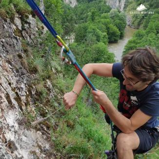 Un nou traseu spectaculos de Via Ferrata în Bihor: La Pendul se deschide duminică la Șuncuiuș! (FOTO/VIDEO)