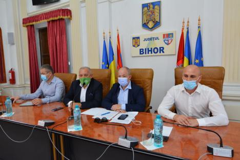 Primarii din Bihor, instruiţi despre finanţările pe care le pot atrage de la Fondul de Mediu (FOTO)