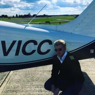 Victoraş Micula şi-a cumpărat avion şi a zburat spre Maldive (FOTO)
