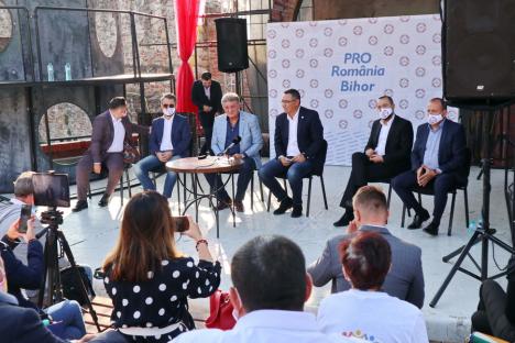 Victor Ponta la Oradea: În Bihor, Pro România nu va face nicio înţelegere cu PSD, care 'nici nu ştiu acum dacă mai intră în Consiliul Judeţean' (FOTO)