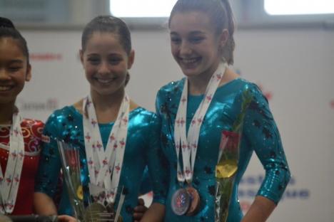 Nadia de Oradea: Cu zeci de medalii în palmares, tânăra speranţă a gimnasticii canadiene este fetiţa de 13 ani a unor orădeni (FOTO)