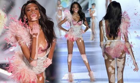 Cel mai 'hot' show: Modele celebre au defilat în lenjerie Victoria's Secret. Adriana Lima s-a retras (FOTO/VIDEO)