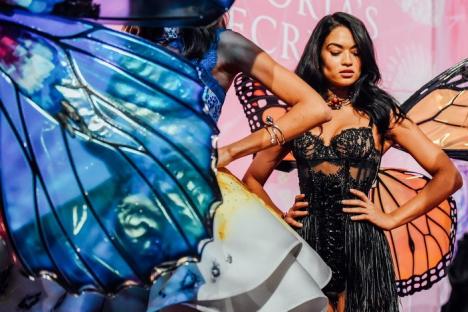 Cele mai sexy manechine, într-o nouă ediţie a Victoria's Secret Fashion Show (FOTO)