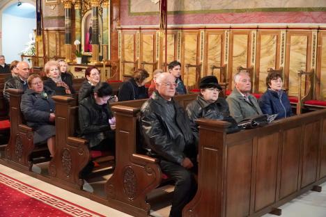 Episcopul greco-catolic de Oradea, Virgil Bercea, lângă sicriul sopranei Virginia Zeani: 'A fost ca o mamă' (FOTO/VIDEO)