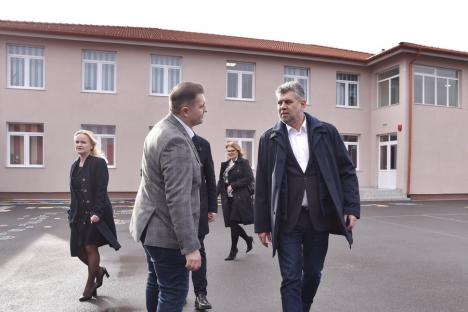 Ciolacu, după ce a vizitat Spitalul Județean din Oradea: „Ăsta e viitorul, ce se întâmplă la dumneavoastră” (FOTO/VIDEO)