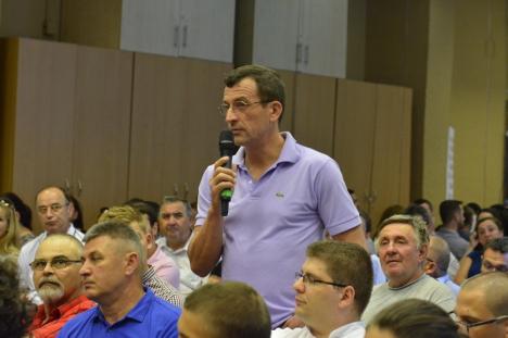 Cioloş la Oradea: „Când vorbeşti despre construcţie lumea se plictiseşte, dar noi nu vrem să transformăm politica în spectacol” (FOTO)