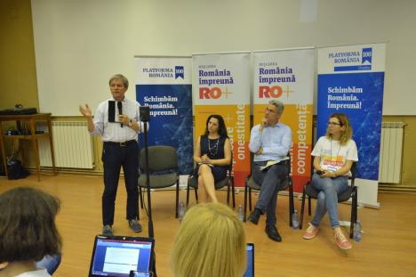 Cioloş la Oradea: „Când vorbeşti despre construcţie lumea se plictiseşte, dar noi nu vrem să transformăm politica în spectacol” (FOTO)