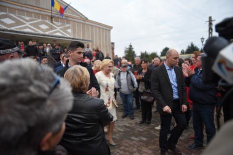 Penalii PSD-ului: BIHOREANUL, ţinut la uşă la întâlnirea lui Dăncilă cu simpatizanţii de la Beiuş (FOTO / VIDEO)
