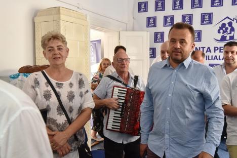 Liviu Dragnea, la Oradea, primul discurs post-pușcărie: Vrea naționalizarea companiilor străine și scoaterea NATO din „Grădina Maicii Domnului”. „Prietenul” Mang, „un cățeluș” (FOTO/VIDEO)