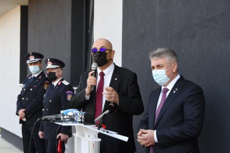 În Bihor, s-au inaugurat primele simulatoare de incendii din ţară, pentru perfecţionarea pompierilor. Ministrul Bode: „O unitate etalon” (FOTO / VIDEO)