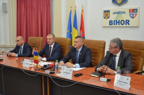 Fără precedent: 27 de ambasadori vizitează Oradea, la invitaţia Ministerului de Externe, dar gazdele nu ştiu să-i asculte şi să profite de prezenţa lor (FOTO)