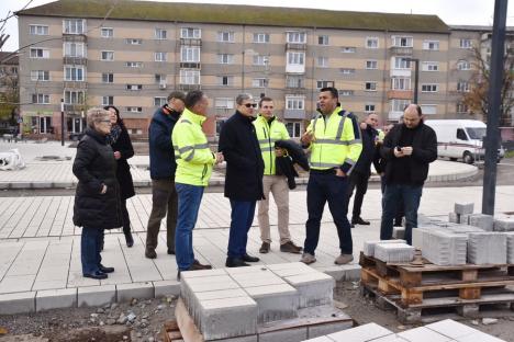 Ministrul Boloș, vizită pe șantiere în Oradea. Amenajarea centrului de cartier din Piaţa Magnoliei din Oradea s-ar putea încheia anul acesta (FOTO / VIDEO)