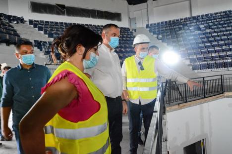 Ministrul Cseke a inspectat, din nou, şantierul sălii polivalente din Oradea. Care este stadiul lucrărilor (FOTO / VIDEO)