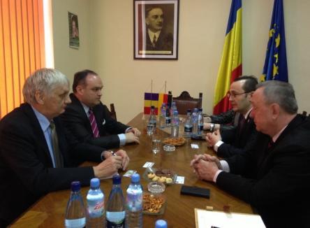 Prefectura Bihor a primit înalţi diplomaţi occidentali: ambasadorul Canadei şi un consul al Germaniei (FOTO)