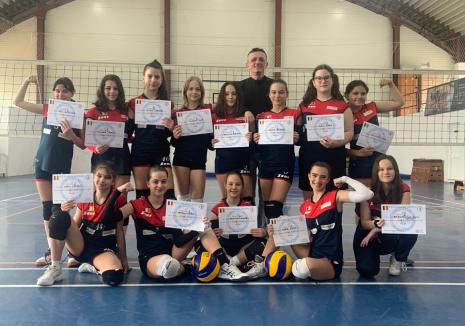 Fetele de la ACS Super Volei 2017 Oradea s-au calificat la turneul final al Campionatului Naţional de minivolei