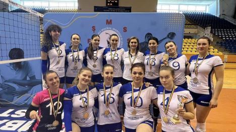 Echipa de volei feminin a Universității din Oradea este din nou vicecampioană naţională universitară (FOTO)