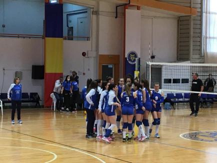 Volei: CSU Oradea s-a calificat fără probleme la turneul semifinal al campionatului Diviziei A2 (FOTO)