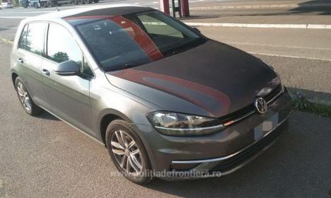 Un bihorean a încercat să aducă în ţară un Volkswagen Golf de 20.000 de euro furat din Italia