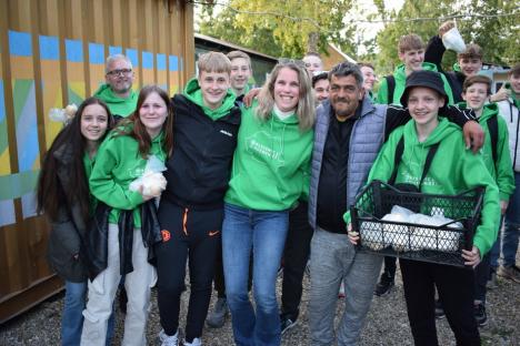 Liceeni olandezi, voluntari în Bihor: În loc de sejururi de vis, au ales să facă bine! (FOTO)