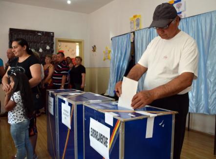 Prezenţă record la alegerile europarlamentare: 46% dintre bihoreni au fost la urne până la ora 19. Judeţul, pe locul 8 în ţară