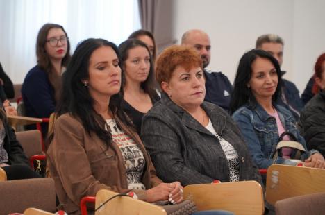 Peste aşteptări: Circa 50 de locuitori din Ioşia s-au întâlnit cu primarul Birta și au votat proiecte de bugetare participativă pentru cartierul lor (FOTO)